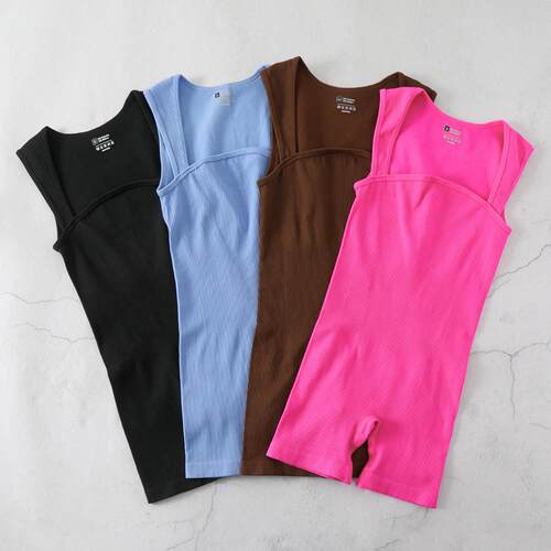 Tight fitting yoga clothes with moisture wicking and