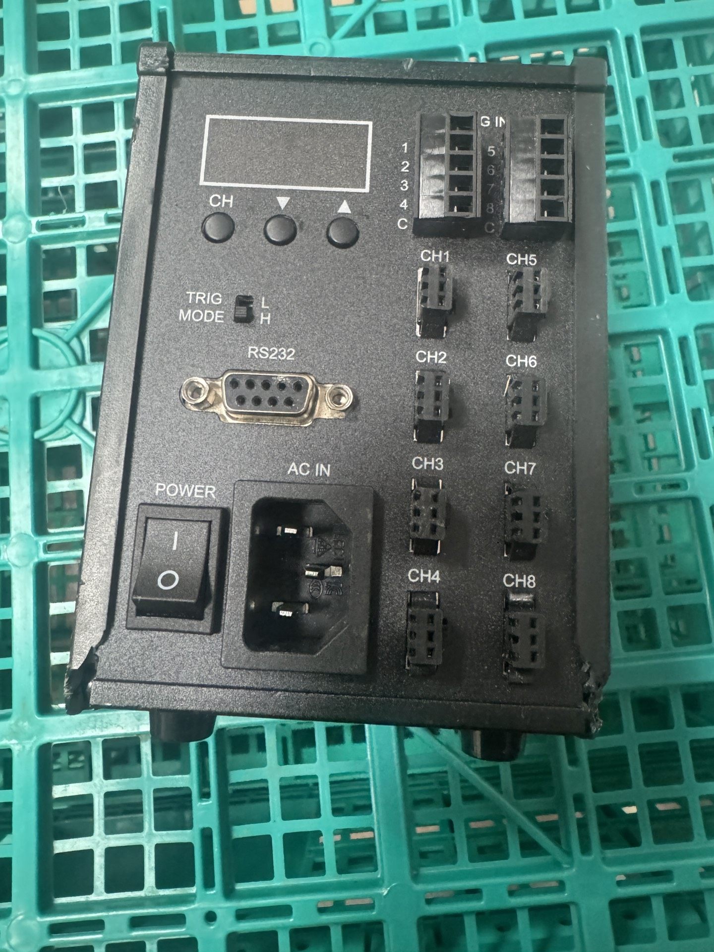 庆南智能QN-24-8T视觉光源控制器，8通道，24V供电。