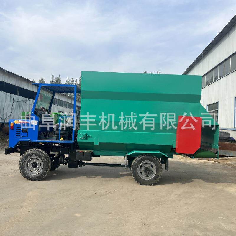 山羊养殖饲料JKD喂草双车走式牧区养殖撒车边出料牛料羊喂料机自
