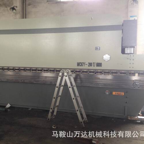 供应WF67K-200T/6000大型数控折弯机液压折弯机电液折弯机