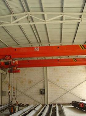 10吨27米电动单梁起重机LD单梁河南矿源