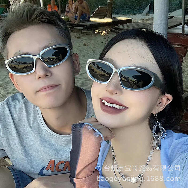 骑行太阳眼镜跨境男女士护目眼镜欧美科技朋克时尚个性小框墨镜潮