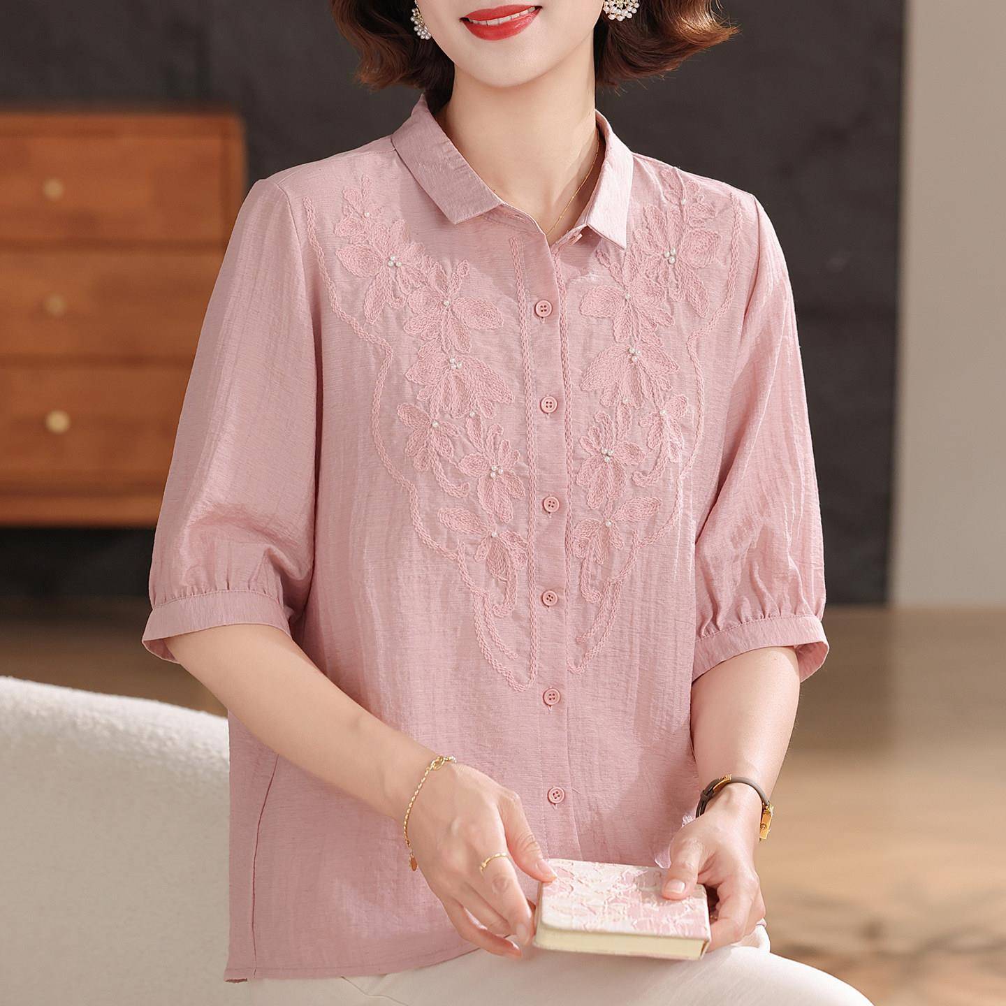 中老年夏装亚麻七分袖上衣女装妈妈夏季2026新款翻领刺绣衬衫套装