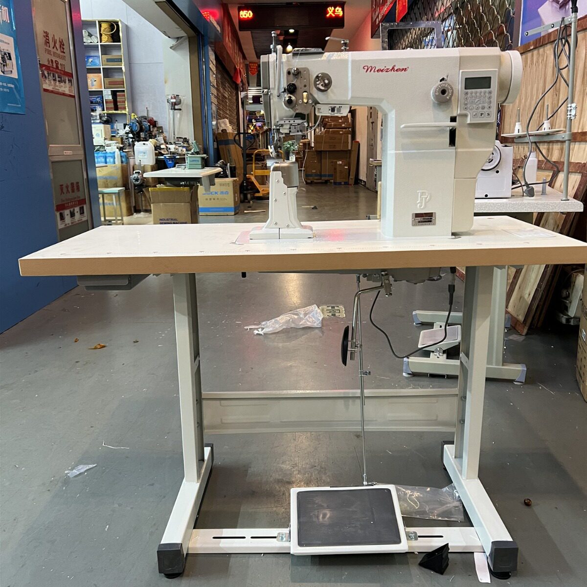 电脑810厚料高头车制鞋箱包工业缝纫机假发全自动单双针立柱810
