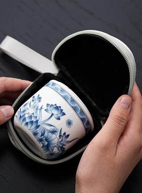青花陶瓷随手杯带盖过虑茶杯一壶一杯一人饮用泡茶快客杯个人茶杯
