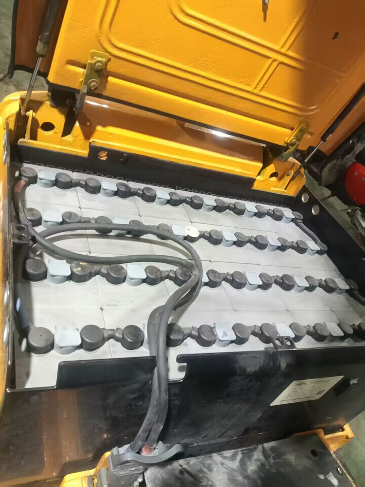 4月17日嘉兴委托-资产处置杭州电动叉车一台,充电器齐全,正常使用网络拍卖公告