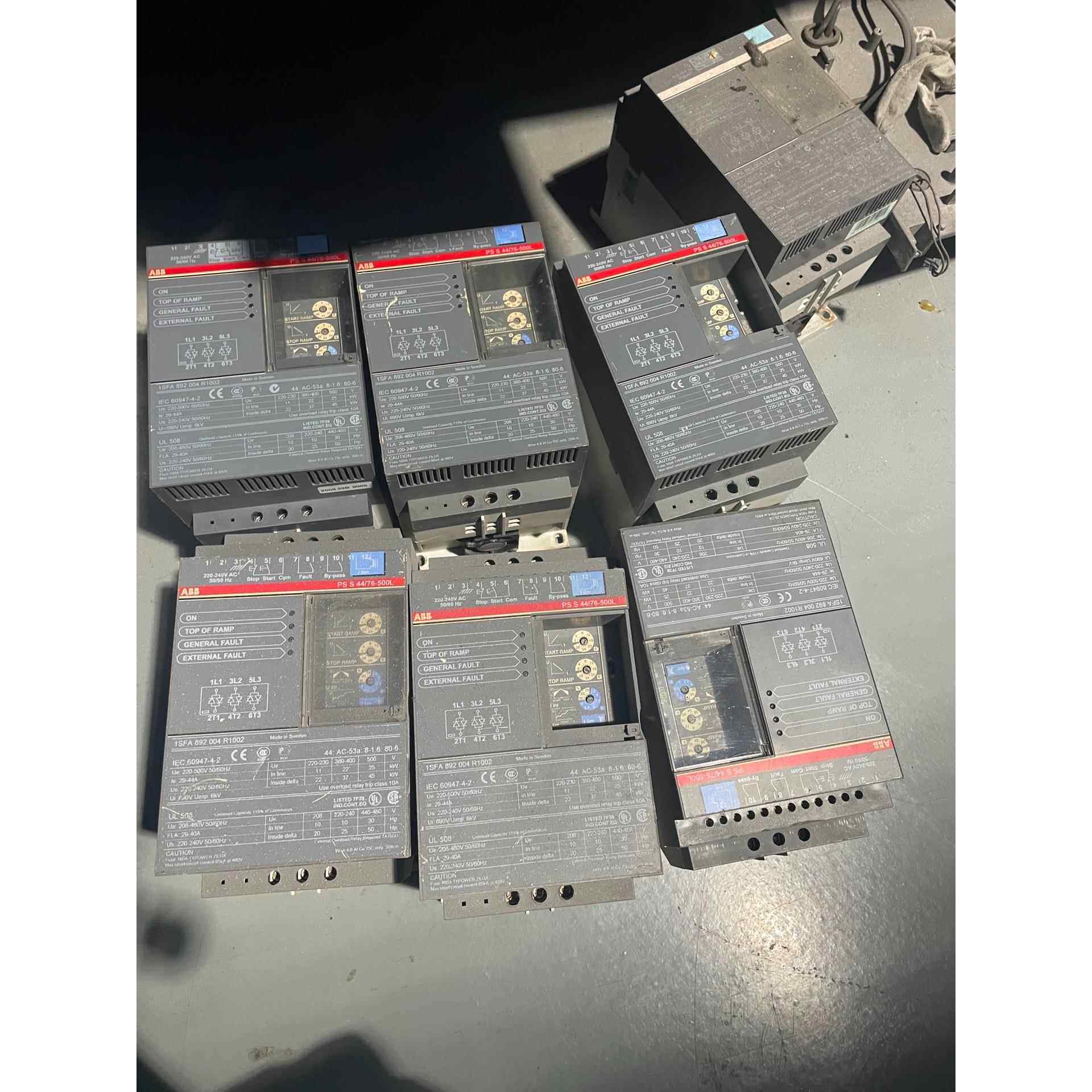 议价ABB软启动器22KW PSS44/76-500L软启动开关