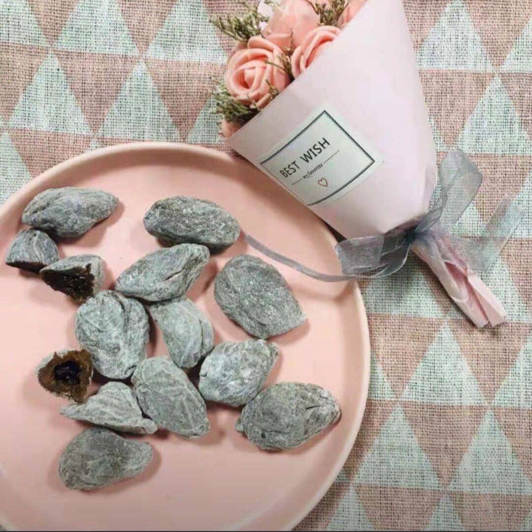 甜心屋青梅抱葡萄梅子青梅干夹葡萄梅有葡萄梅饼蜜饯果脯香港