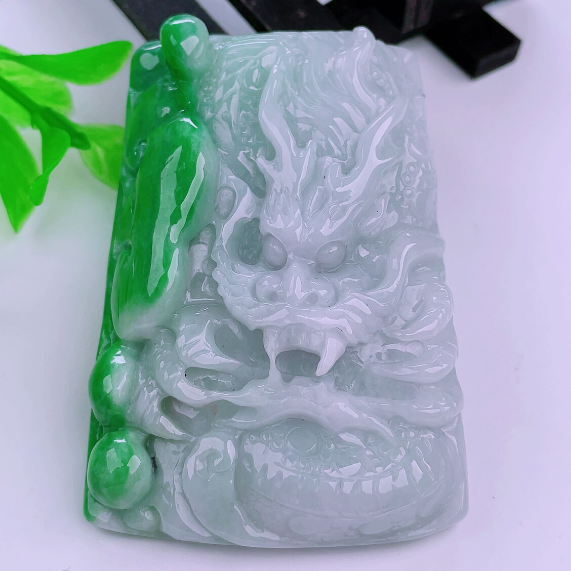 缅甸天然真品翡翠冰飘绿花高档精品厚装好种闪拍龙牌玉吊坠80.53g
