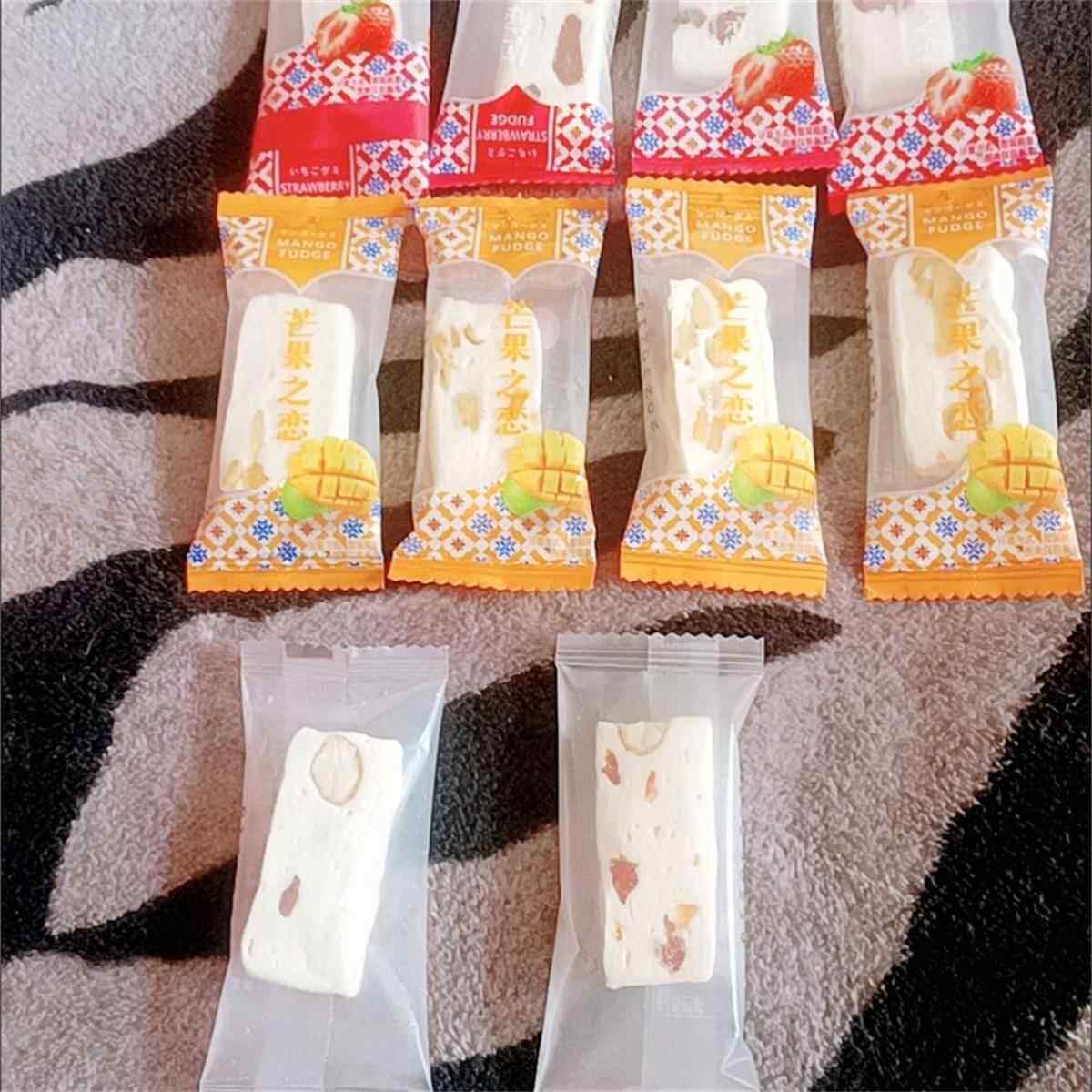 网红芒果之恋牛轧软糖网红奶酥草莓芒果干奶糕巴旦木奶砖休闲零食