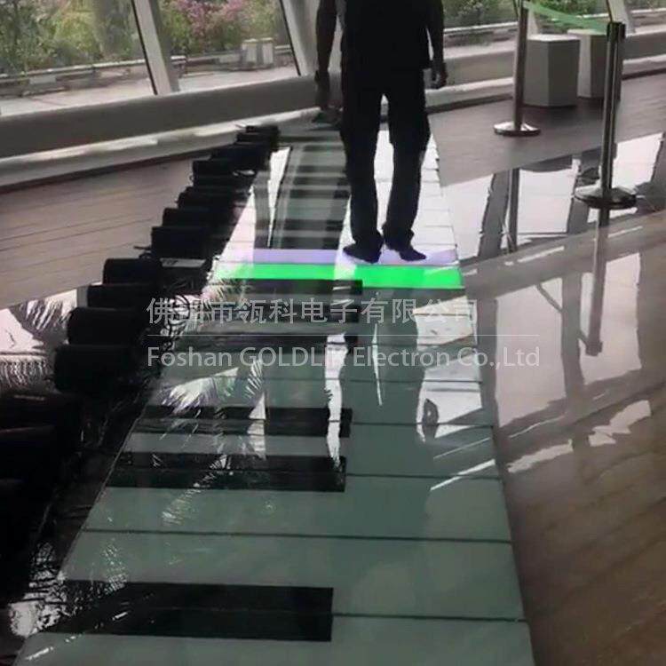 le钢d琴感应地砖QXG灯脚踩板灯地面钢琴键光发音乐楼梯地灯