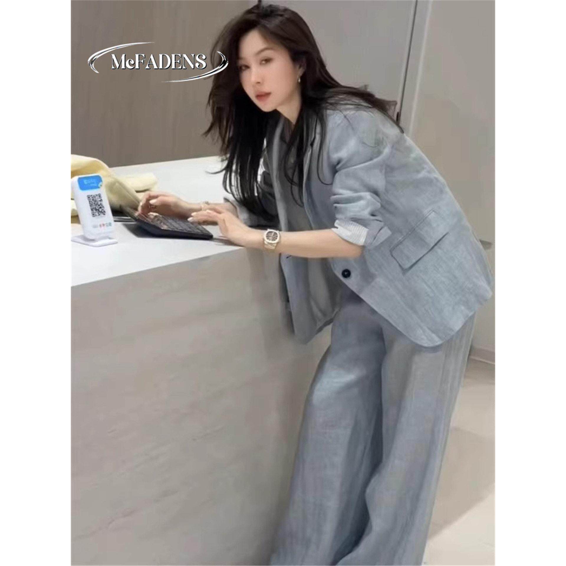 香港2026春款职业西服套装女高级老钱风宽松显瘦外套阔腿裤两件套