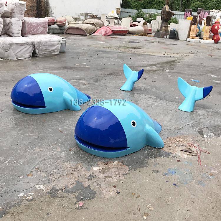 彩色玻璃钢鲸鱼雕塑广场美陈玻璃纤维海洋主题造型摆件厂家