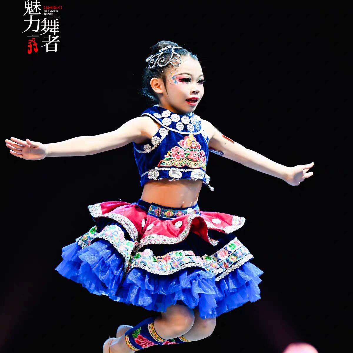 新款苗族壮族服装侗族演出服少数民族苗阿妹服饰女童土家族纱裙