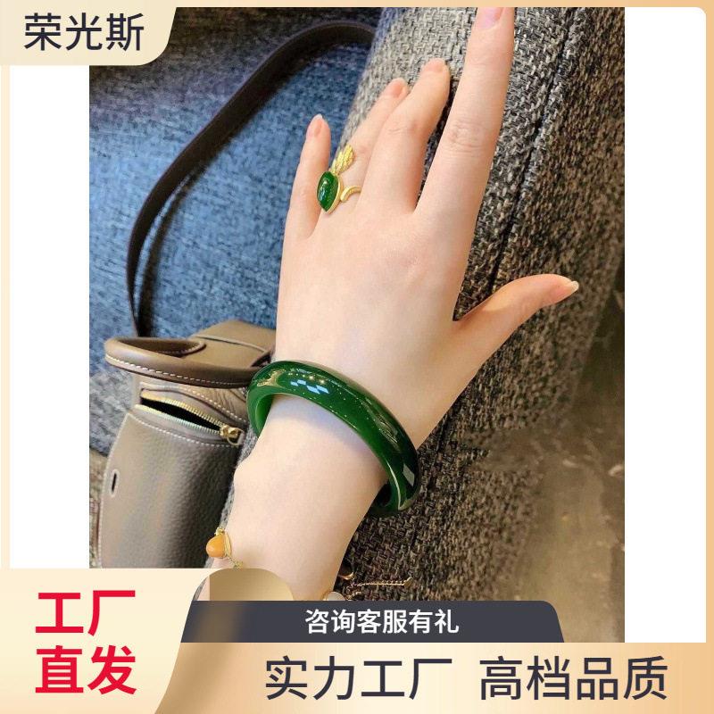2026俄罗斯碧玉手镯女款玉镯天然玉菠菜绿和田玉墨绿祖母绿送妈妈