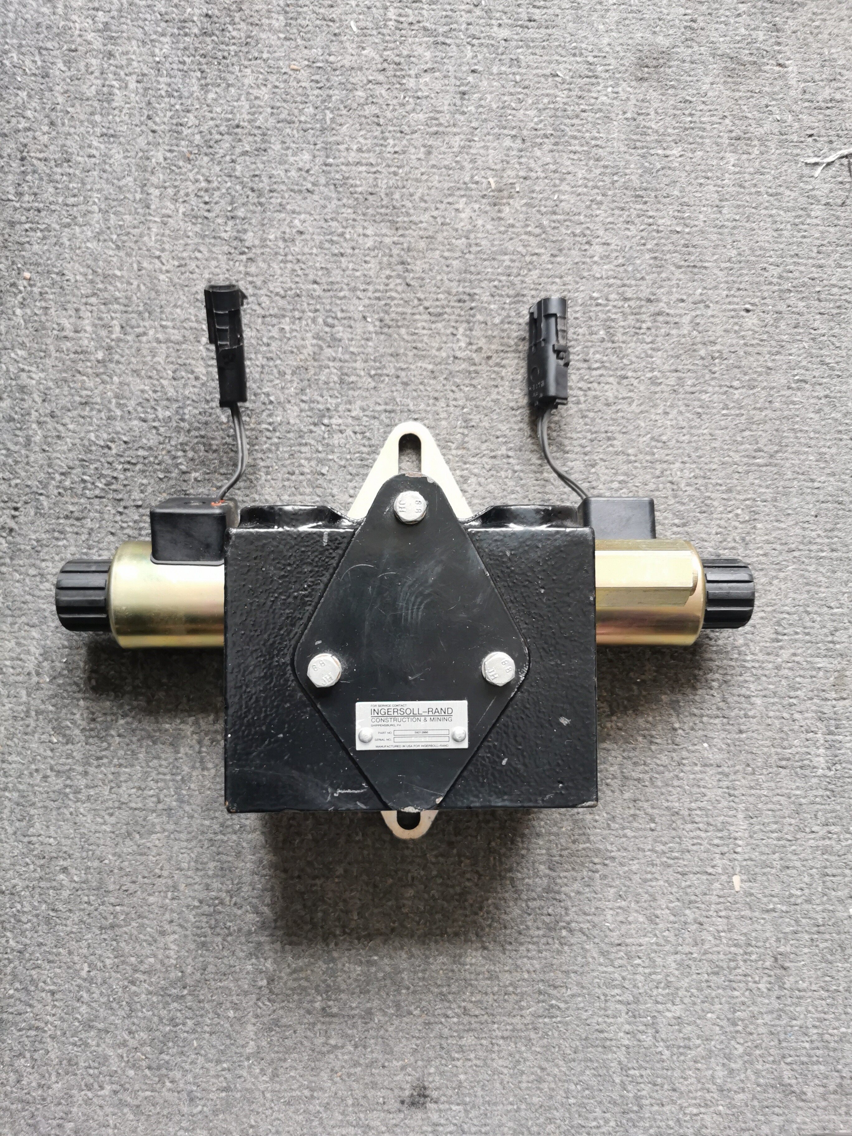 沃尔沃压路机分配阀 DD22压路机液压分配阀