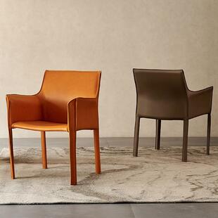 极简设计师酒店洽谈椅金属餐椅 有扶手马鞍椅家用餐椅现代简约意式