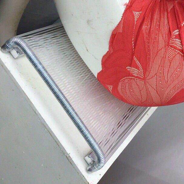 小蛮腰老版不锈钢员工冰坐垫服装工厂专用透气网格办公夏美臀枕头