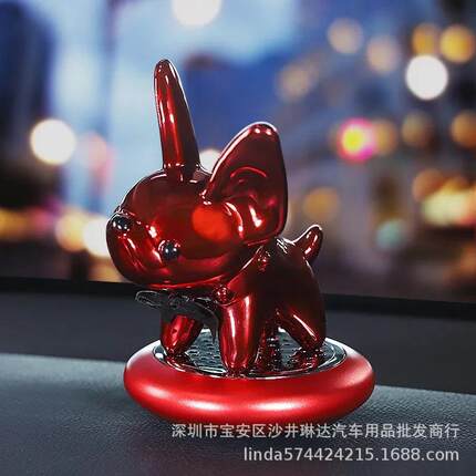 汽车摆件创意斗牛犬汽车奇奇狗摆件摇头公仔车载内饰仪表台摆饰