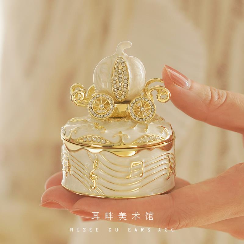 高档A南马车盒戒戒指盒日对盒求婚可爱首饰盒收纳结婚生送人礼瓜图片