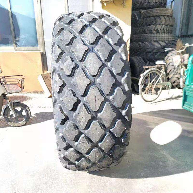 23.1-26压路机菠萝花纹C-1斜交尼龙成套工程机械耐磨轮胎