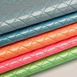 新款 材面料 镜面葱粉pu格利特菱形夹棉压纹皮革装 饰箱包盒手袋鞋