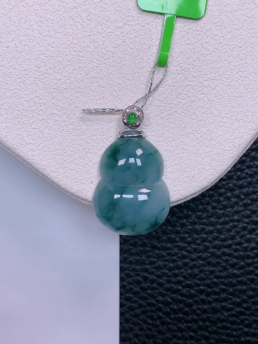 天然真品翡翠正品 水润细腻气质18k金镶嵌冰飘花满飘色葫芦吊坠