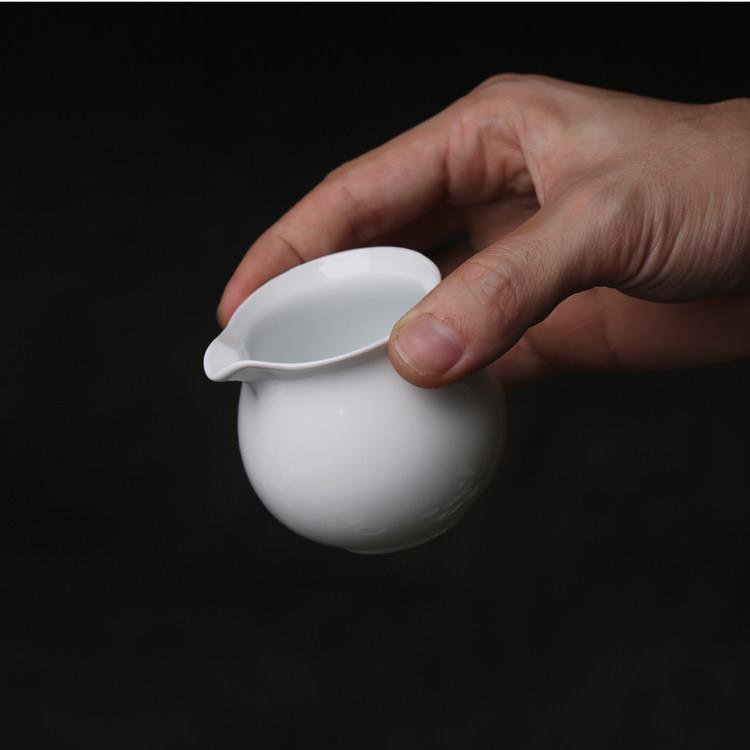 玲珑公道杯分茶杯公壶高温陶瓷茶海釉下彩小号小巧手抓鸭嘴断水好