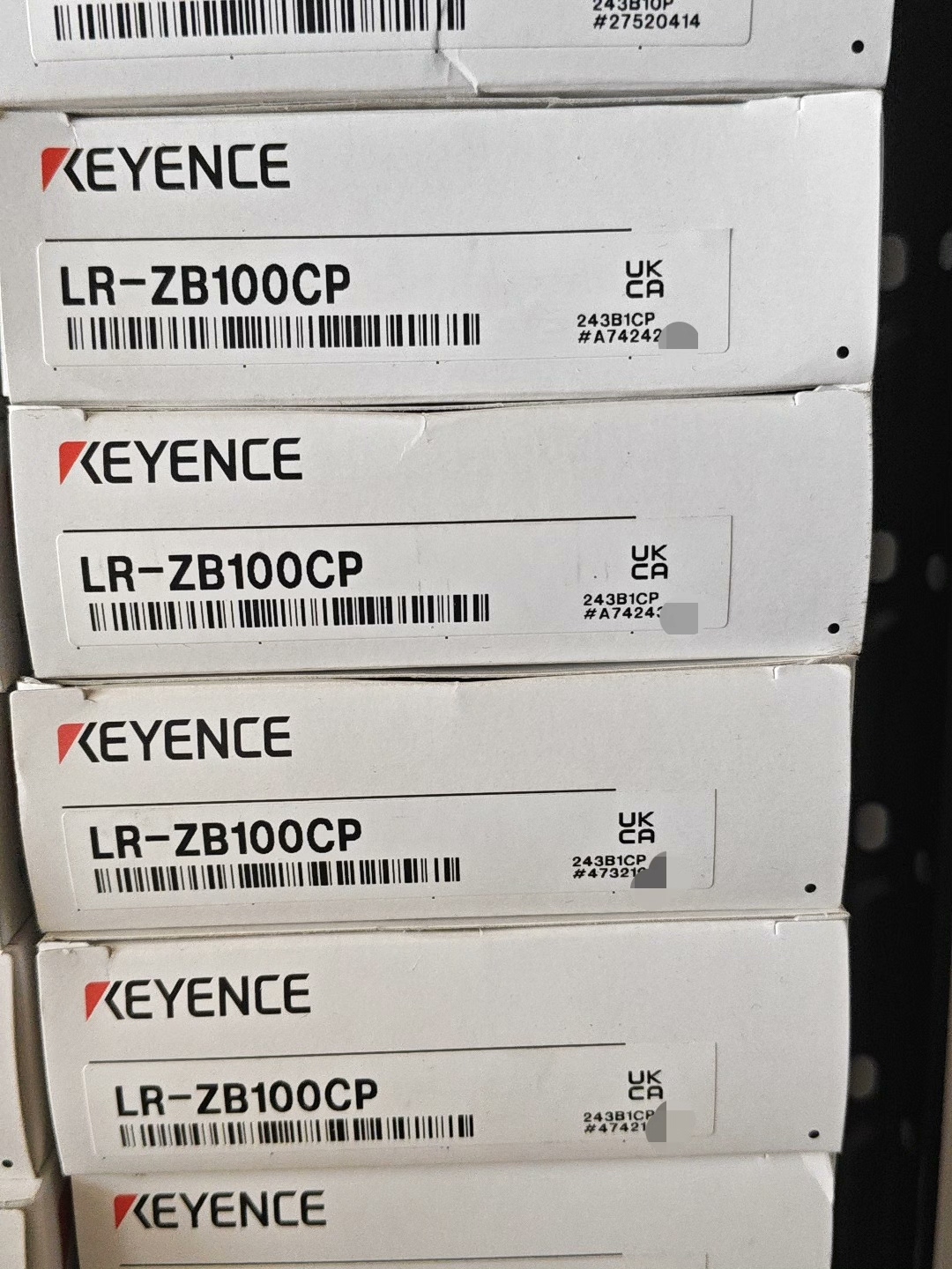 基恩士KEYENCE激光传感器LR-ZB100CP，全新原装