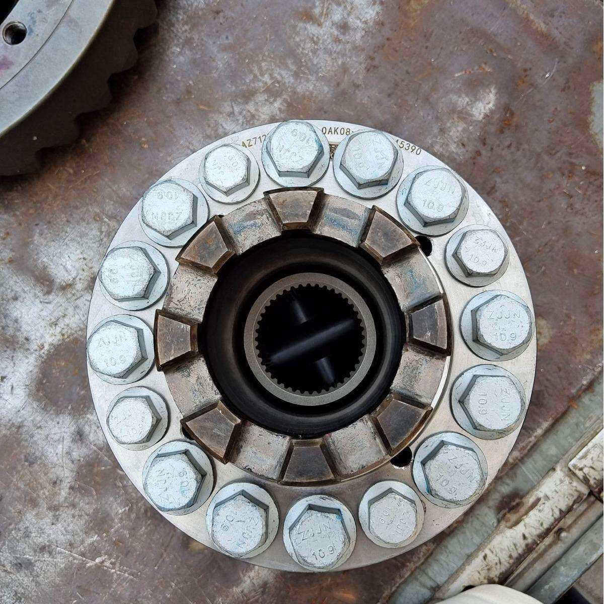 厂家直销轮间差速器总成AZ712732001105