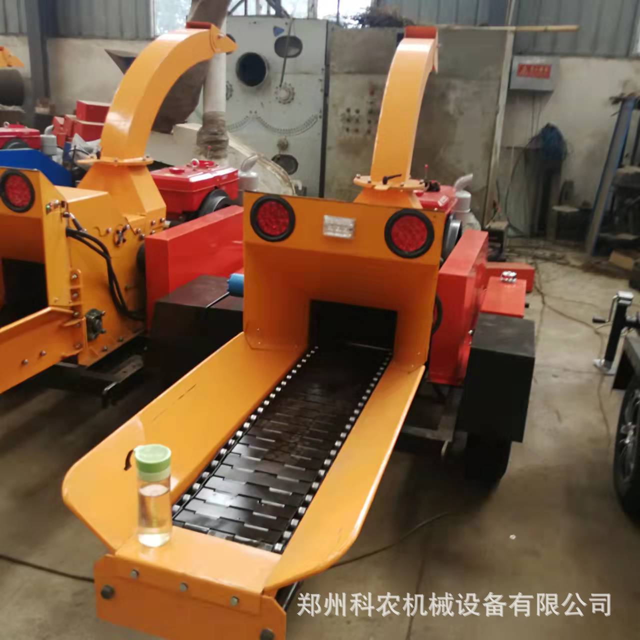 厂家柴油机带动树枝粉碎机 废旧木材果园树枝粉碎机 移动式粉碎机