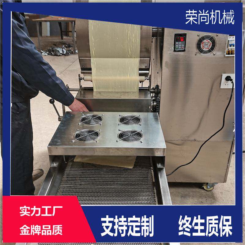 电磁加热大型春卷皮机不锈钢方形蛋皮机安徽丝娃娃面皮机