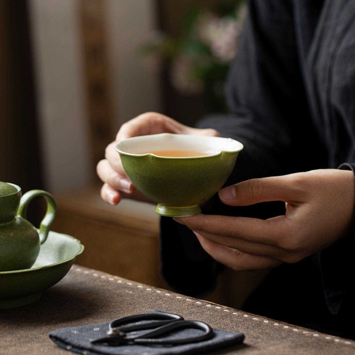 新款直销小青柑橘绿色洒金足花瓣杯陶瓷主人杯新中式品茗杯功夫茶