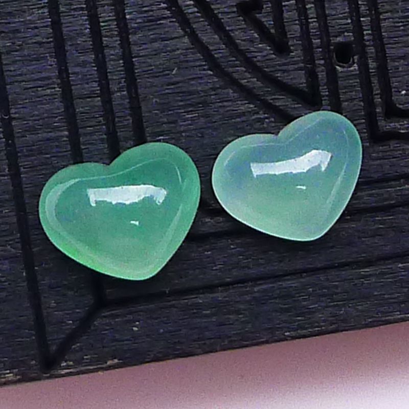 翡翠心形戒面蛋面缅甸正品天然A货老坑淡绿桃心镶嵌件一对0.35g