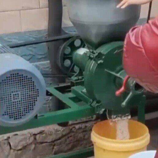 黄豆酱磨糊机 辣椒磨浆机 耐磨细牙磨头磨面机 煎饼磨糊机磨豆腐