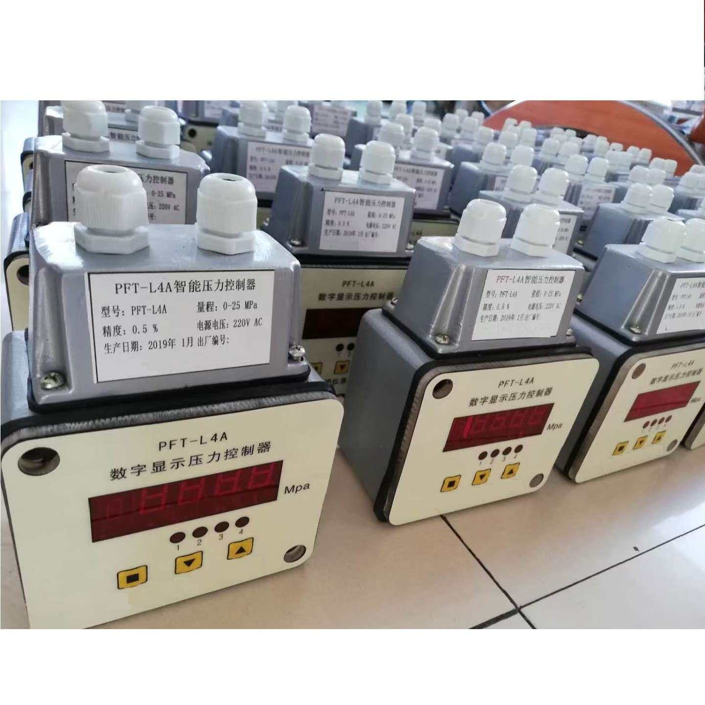 数显压力继电器24V型号:BH54-PFT-L4A库号：M407236