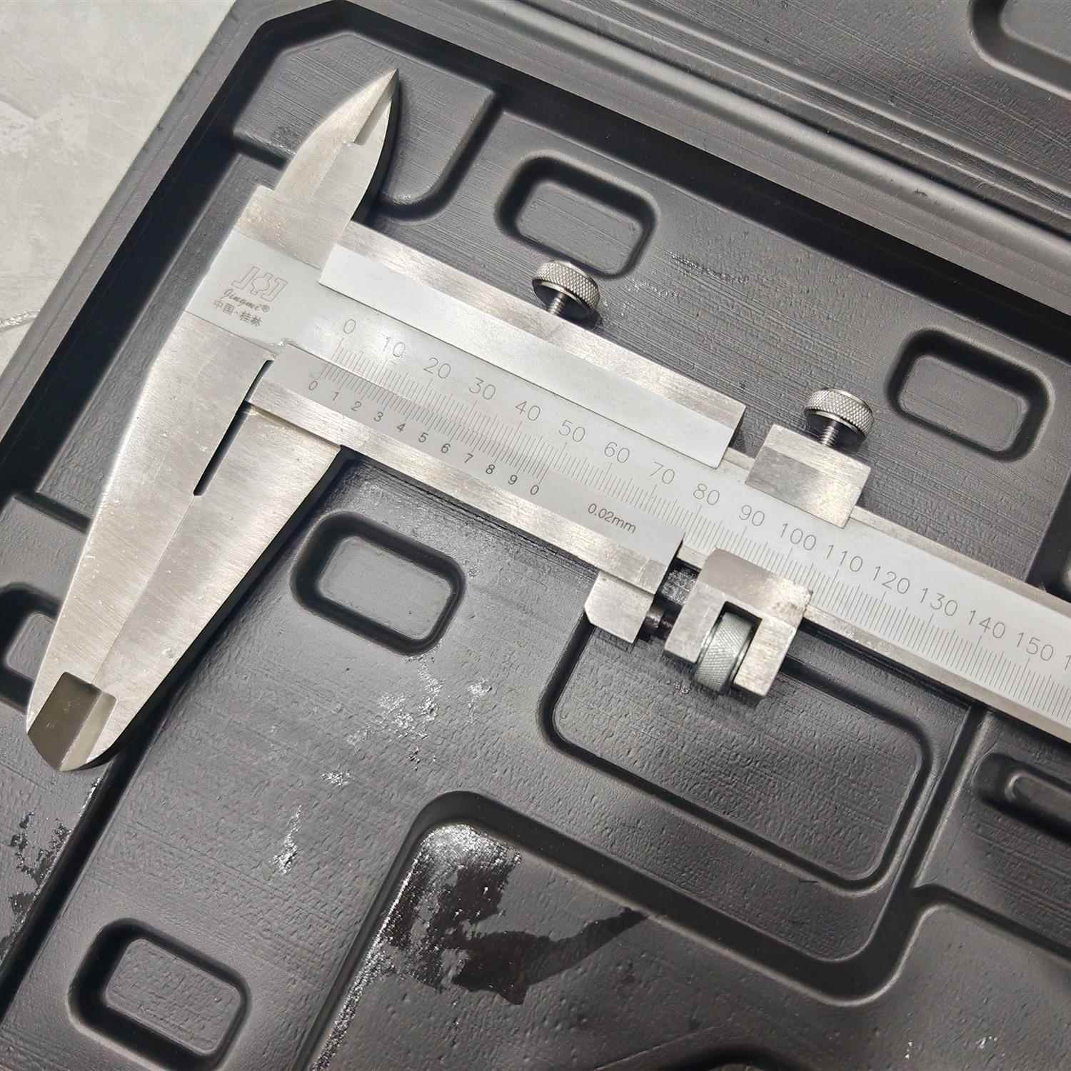 桂林精密游标卡尺0-300-500-600mm1米加十0.02内外径津广精密量具