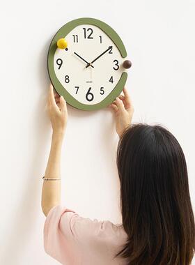 wz红oom屋准钟油表挂钟客厅2o026新款网家用奶风创意时TYOS579钟