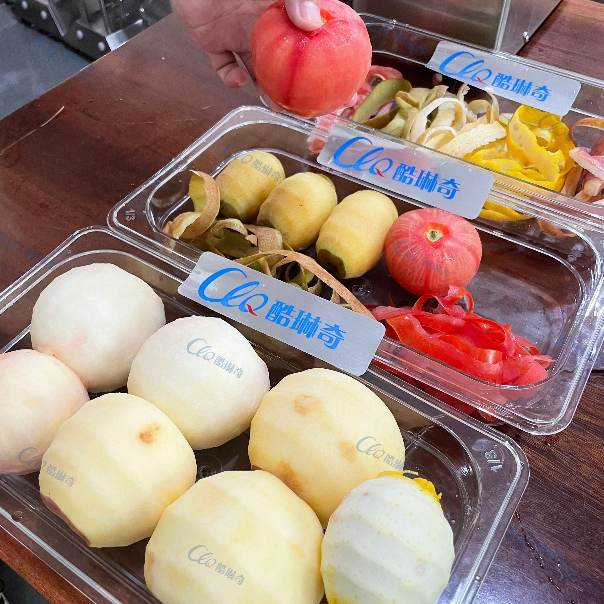 广东全不锈钢台式多功能水蜜桃削皮机 河北雪花梨鸭梨去皮机现货