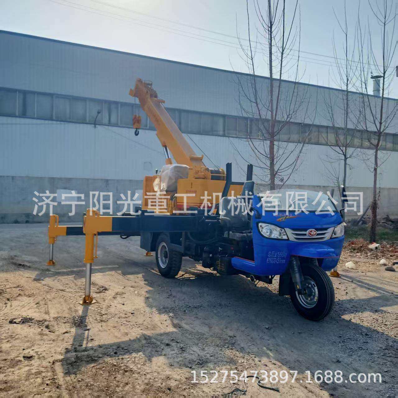 农村盖房用三轮吊车 建筑工程小型三马子吊农用三轮车改装吊机