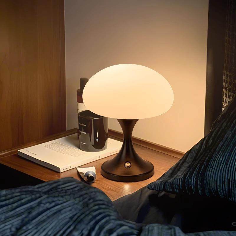 台灯卧室床头灯装饰夜灯中古水母造型客厅灯高级护眼氛围灯具E