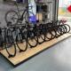 定做电动车自行车店展示地台展台山地车货架展柜落地公路车展示架