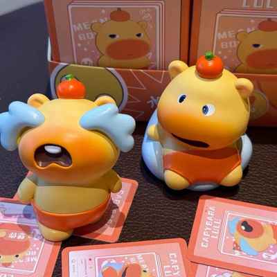 小红书爆款水豚噜噜盲盒摆件手办周边玩偶创意可爱汽车装饰公仔