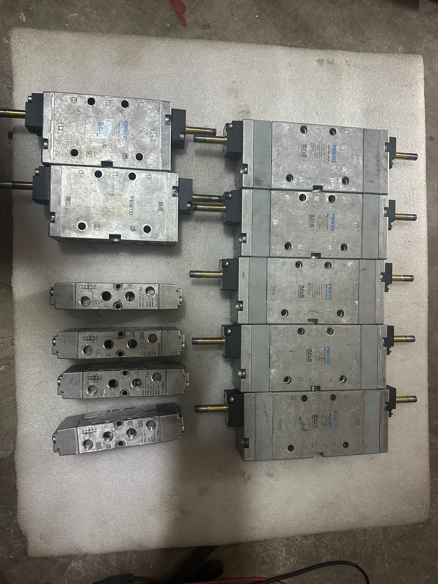 FESTO气动元件，型号MFH-5/3G-3/8-S-B，拆