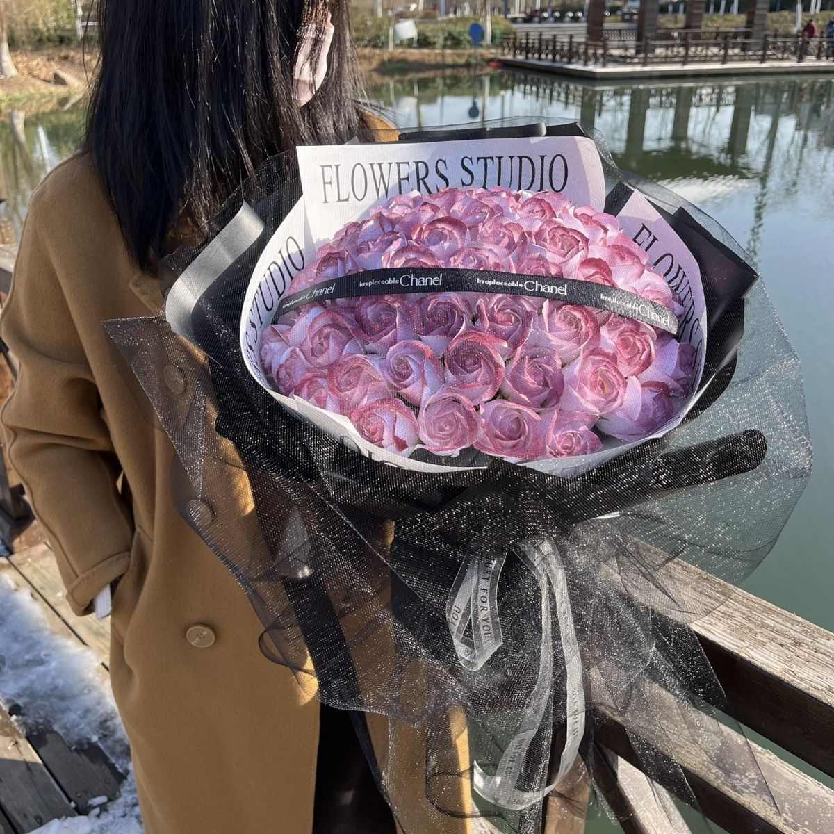 花束碎冰蓝玫瑰香皂永生花礼物送男女朋友情人节生日手捧成品网红