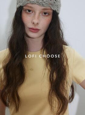 Lofi choose 简约刺绣纯色短袖T恤女夏季新款设计感正肩显瘦上衣