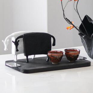 动物摆件样板房售楼处书柜饰品创意抽象艺术麻布盔甲马 现代新中式