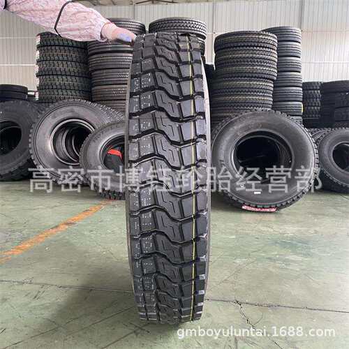 薹通825R20 700/750 825R16 HS918中花 全钢丝卡货车拖车载重轮