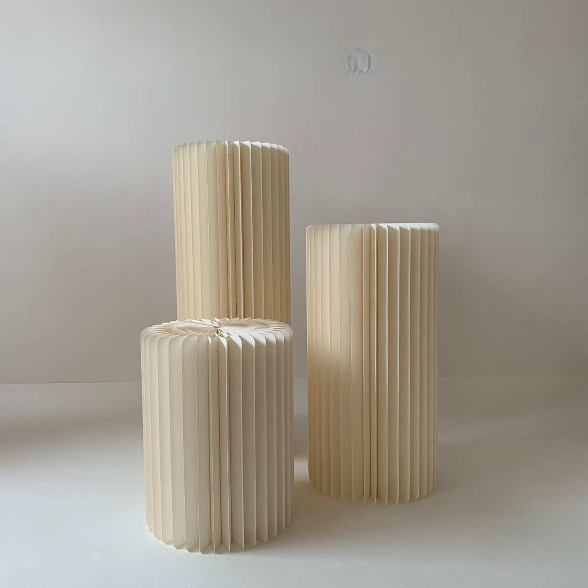 丰罗马蜂窝纸折纸橱窗台甜品路引陈列记展台道具中岛架婚庆柱折叠