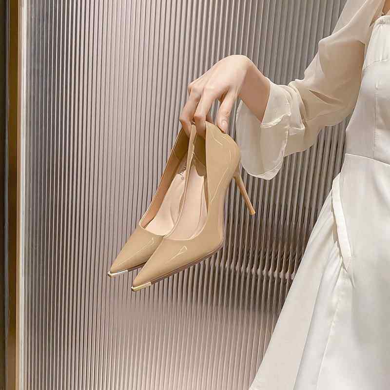 2026年秋季新款裸色高跟鞋女细跟性感尖头漆皮防水台单鞋铁头白色